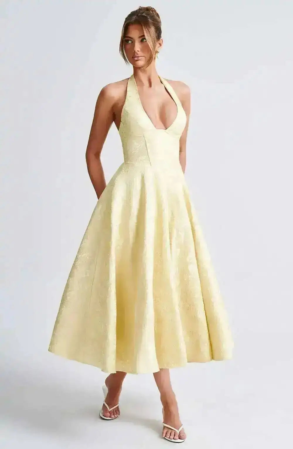 Vestido reina escotado