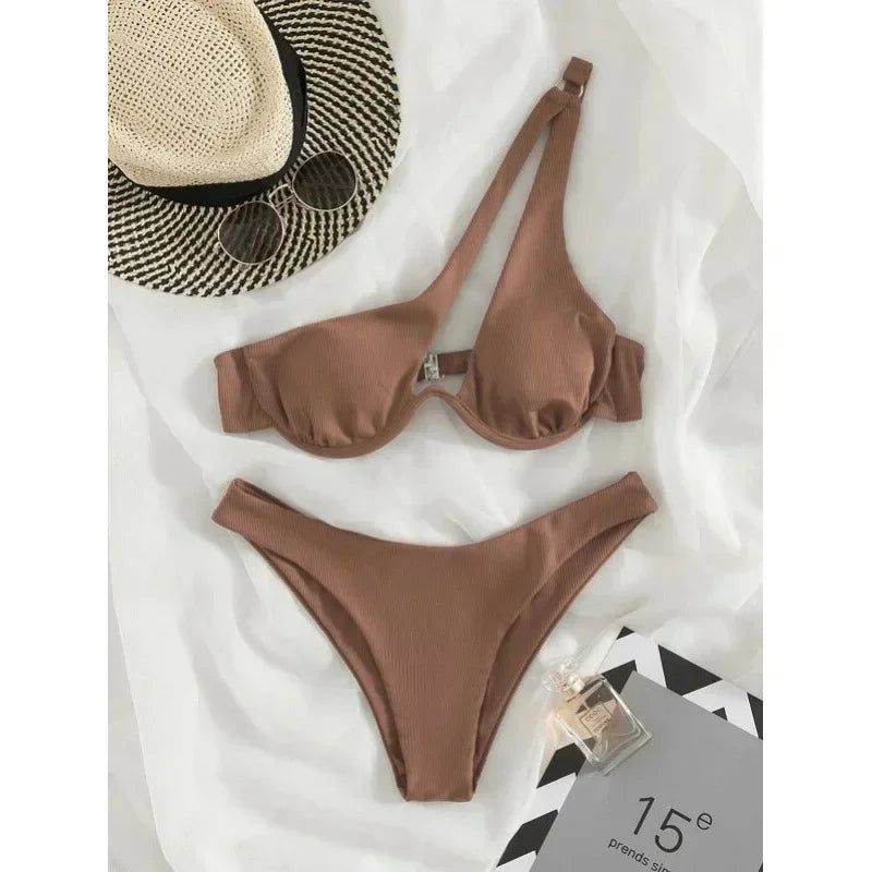 Bikini love me