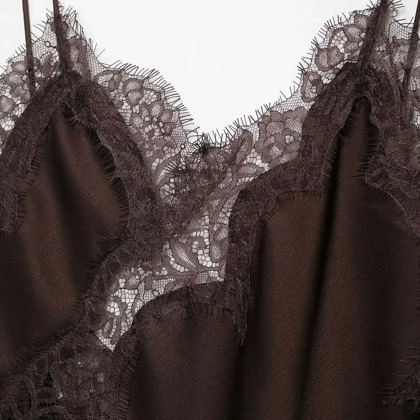 vestido transparente de encaje empalmado de satén