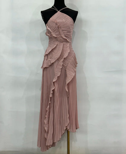Dress with temperament