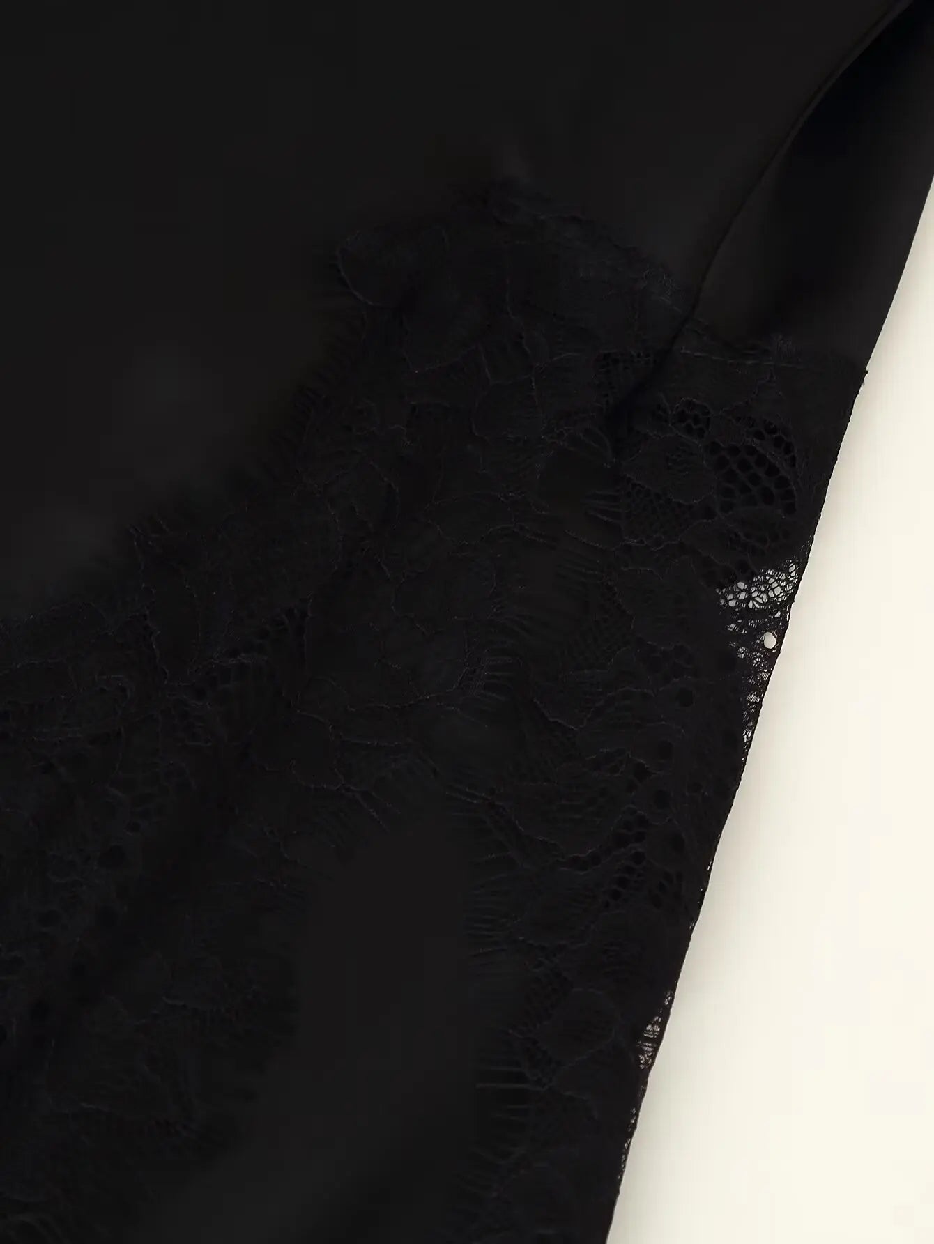 Vestido camisola con paneles de encaje
