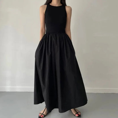 Vestido discreto elegante negro