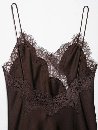vestido transparente de encaje empalmado de satén