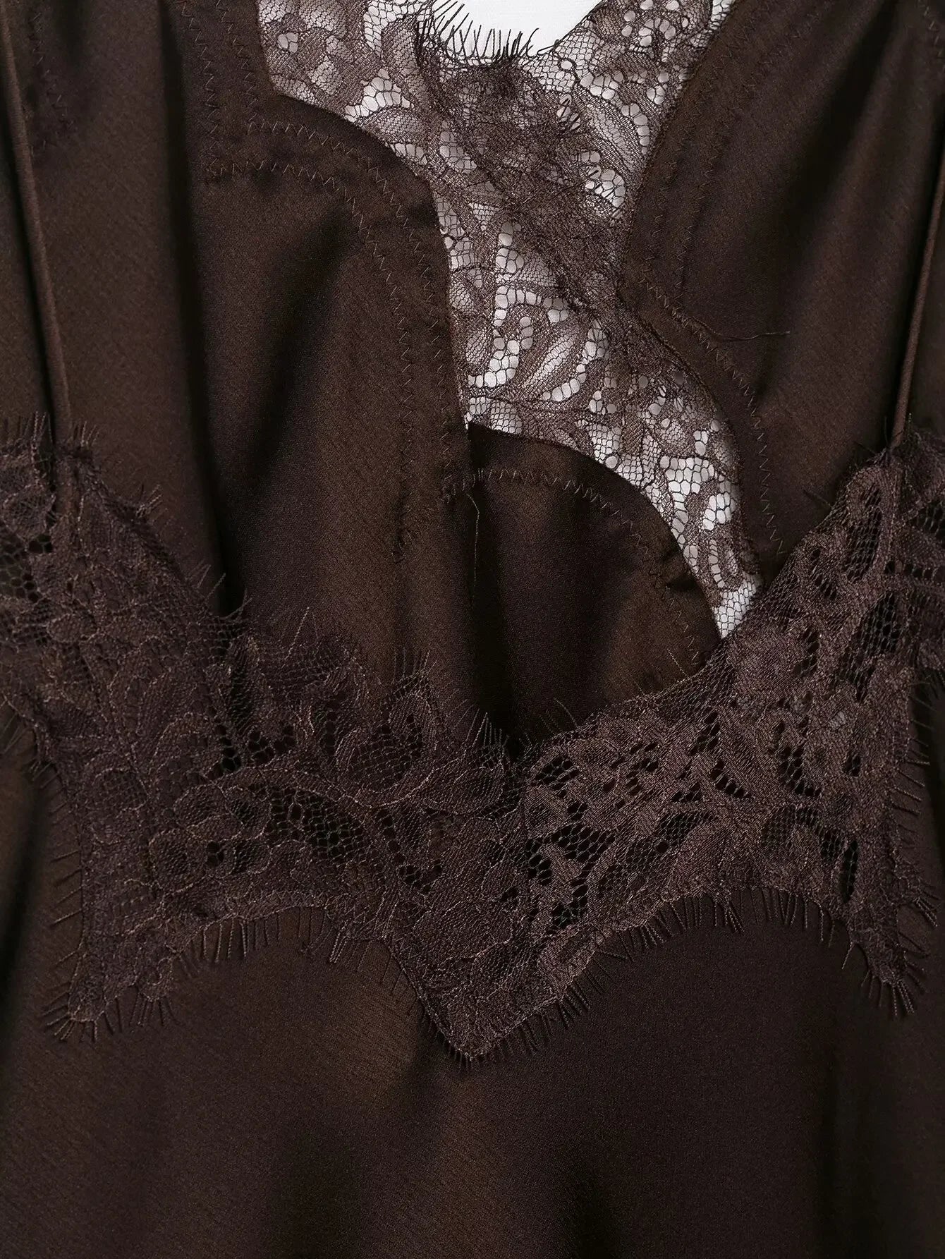 vestido transparente de encaje empalmado de satén