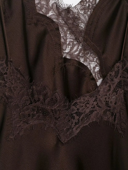 vestido transparente de encaje empalmado de satén