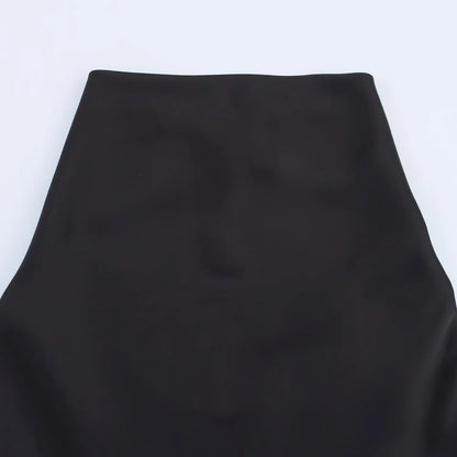 vestido con textura satinada