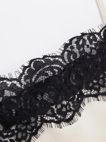 Tops sexis de satén con textura de encaje