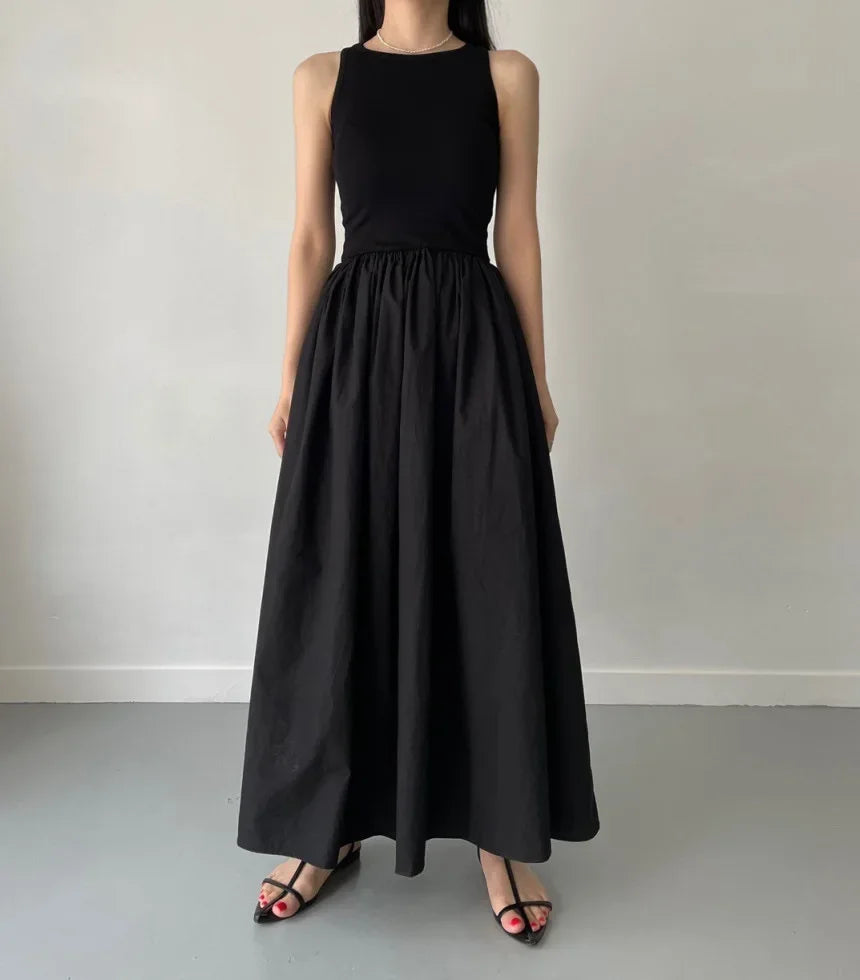 Vestido discreto elegante negro
