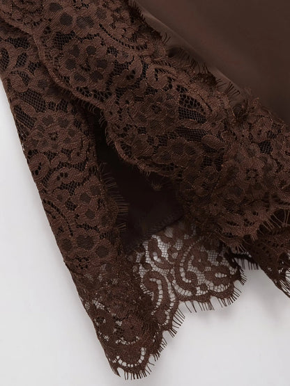 Tops sexis de satén con textura de encaje