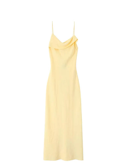vestido sin espalda asimétrica ajustado con tirantes