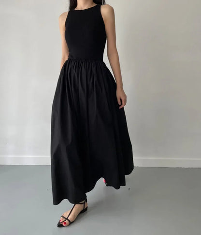 Vestido discreto elegante negro