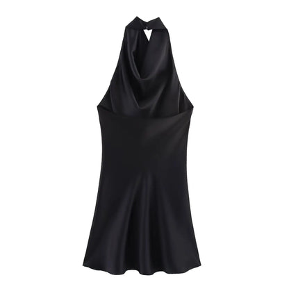 vestido con textura satinada