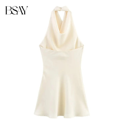 vestido con textura satinada