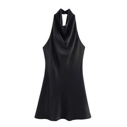 vestido con textura satinada