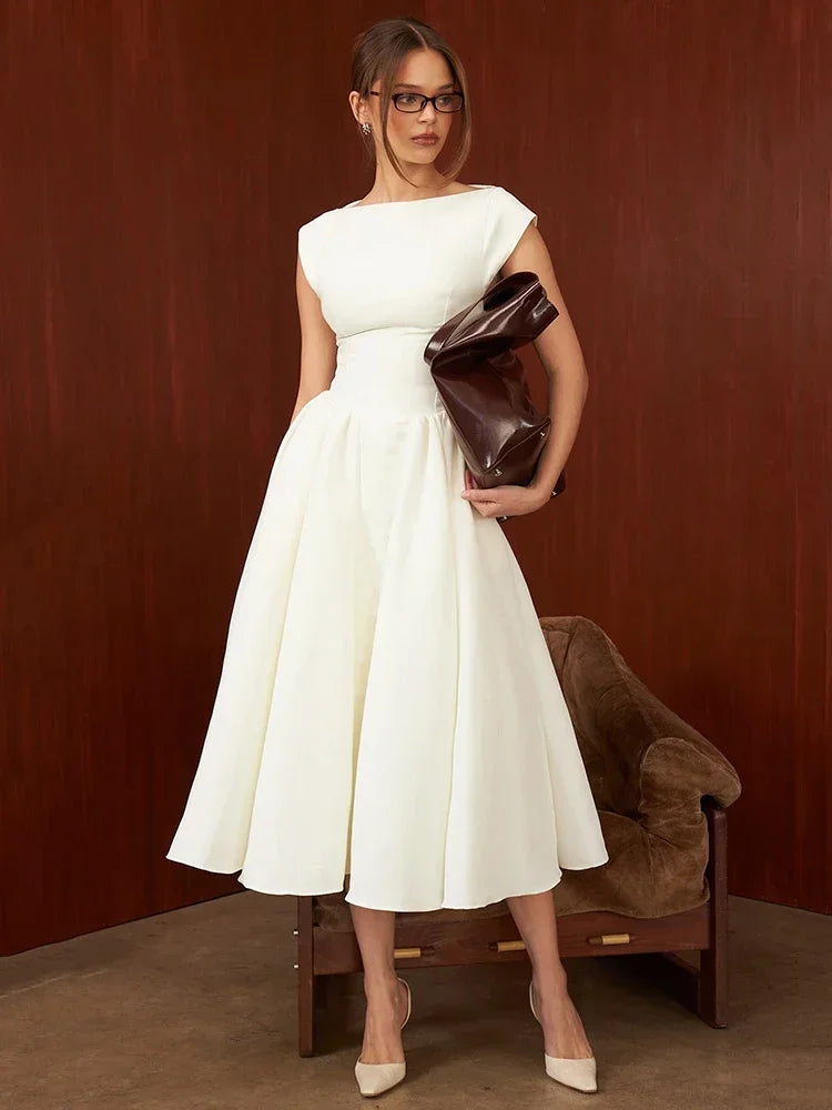 Vestido Elegante con Manga Capa y Espalda Descubierta
