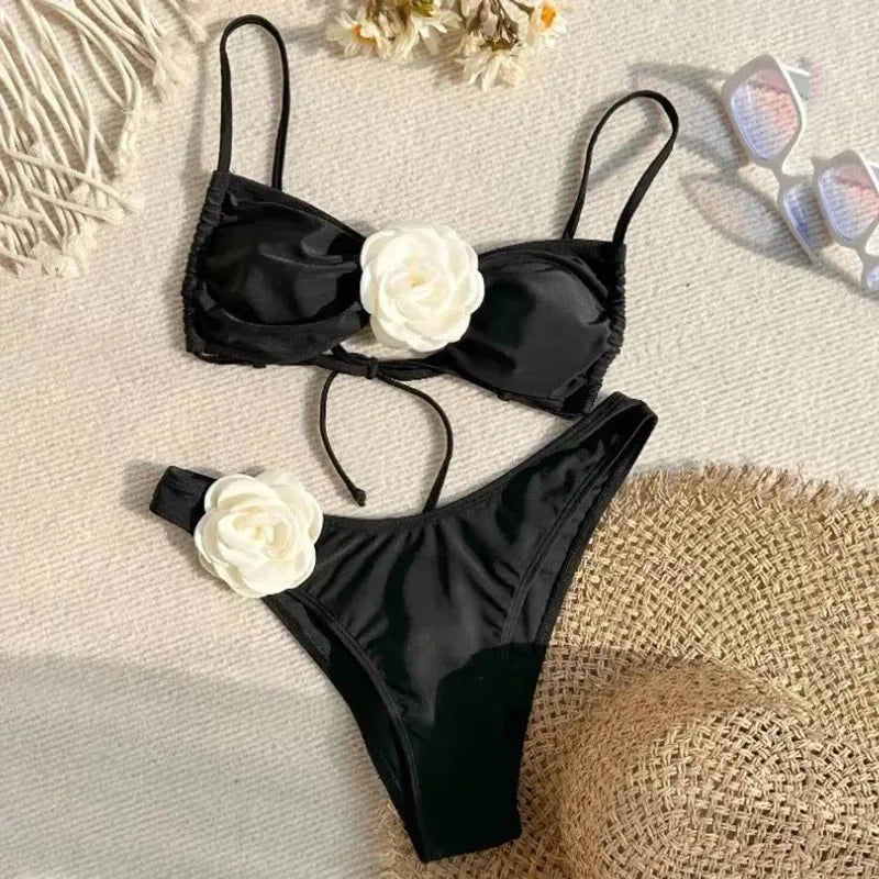 Bikini Bandeau Floral con Cordones 2026 | Corte Brasileño | Kaivowear
