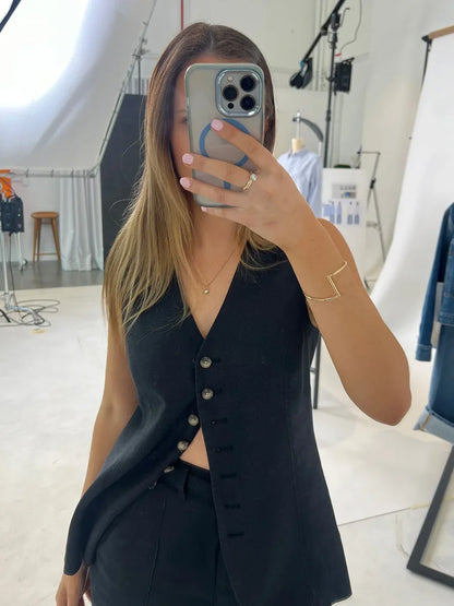 Conjunto de pantalones cortos y chaleco informal elegante de lino