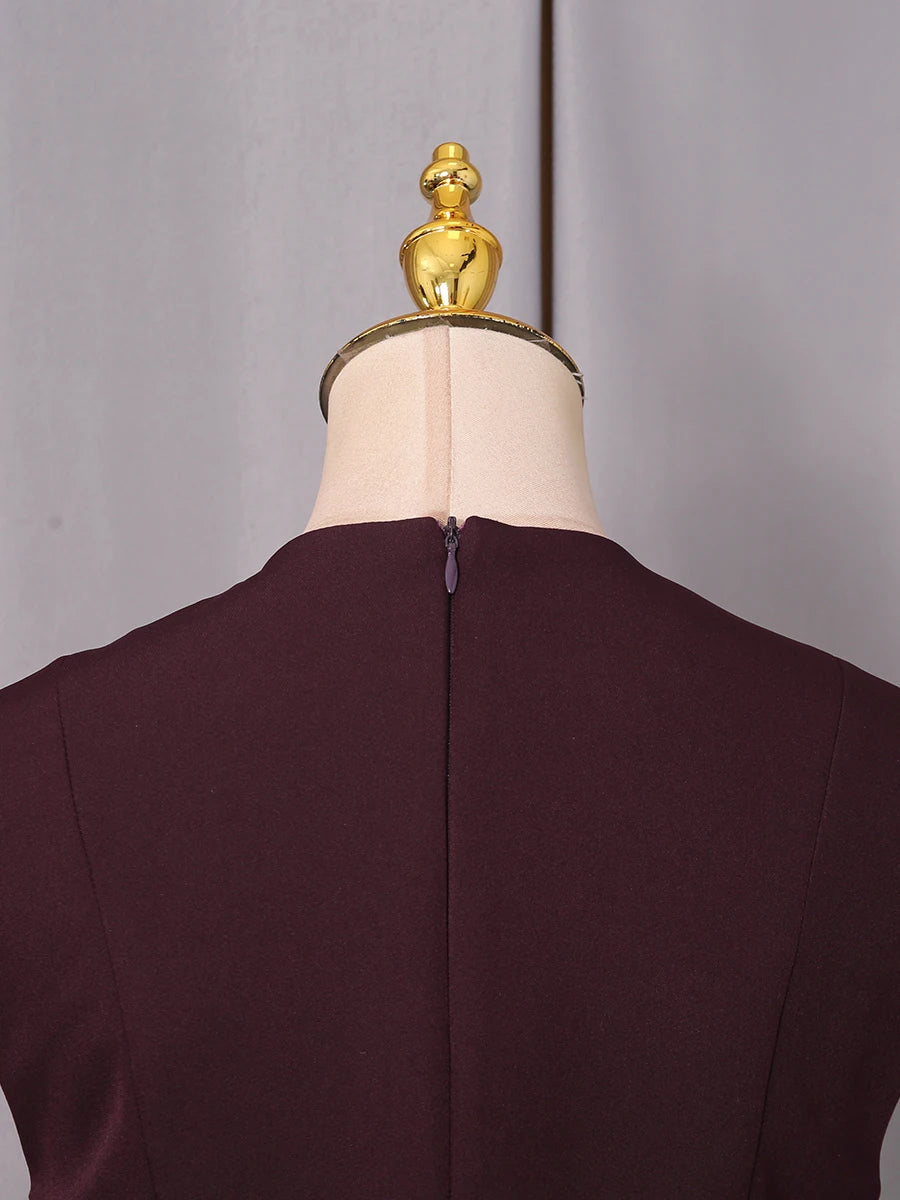 blusa elegante de cintura alta sin mangas con cuello redondo