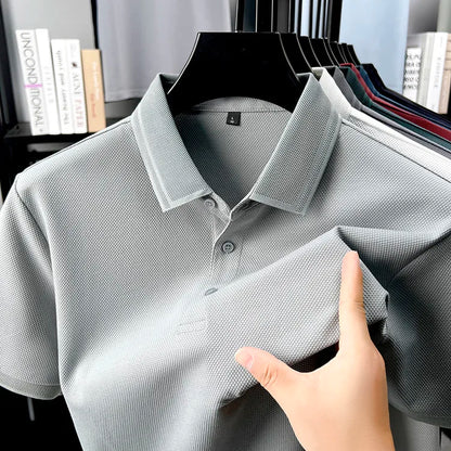 Polo de 76% algodón para hombre: tela texturizada transpirable