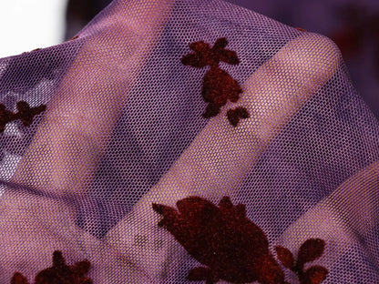 Vestido floral discreto elegante