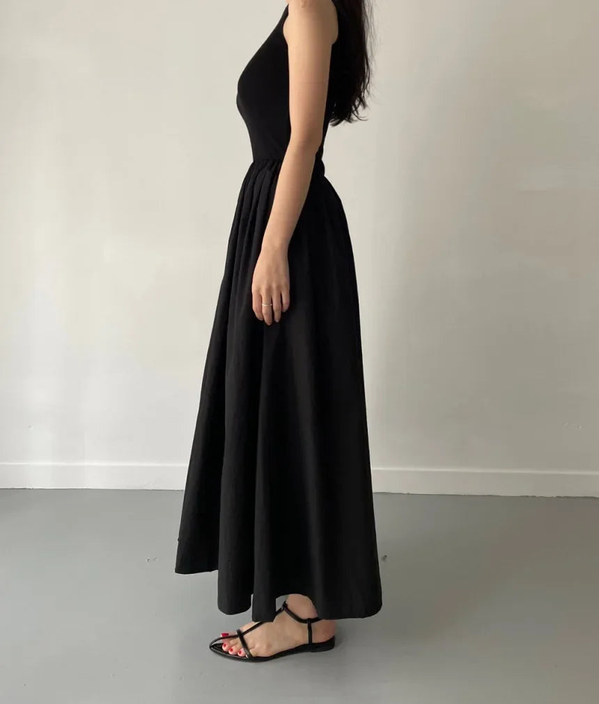 Vestido discreto elegante negro