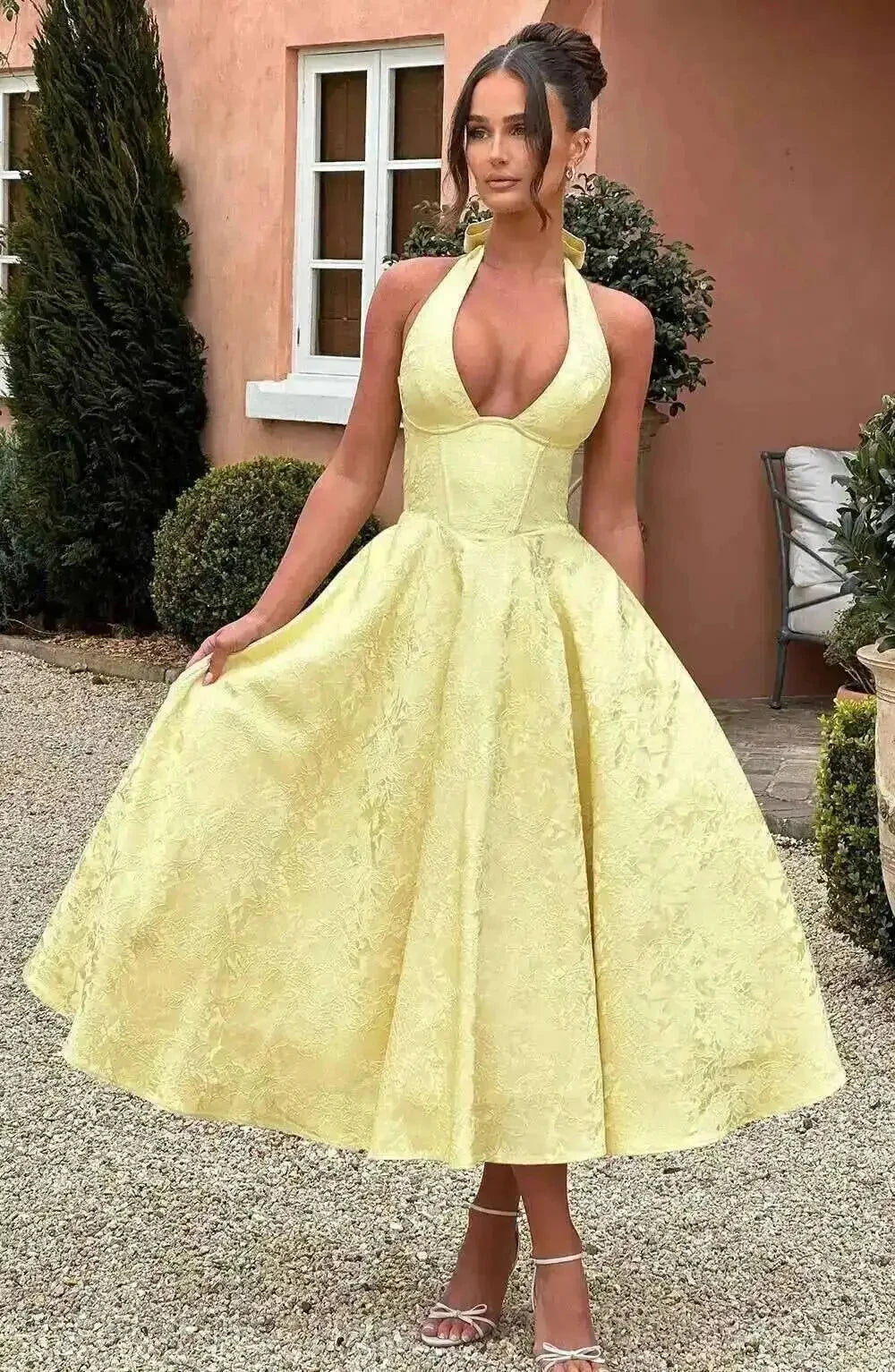 Vestido reina escotado