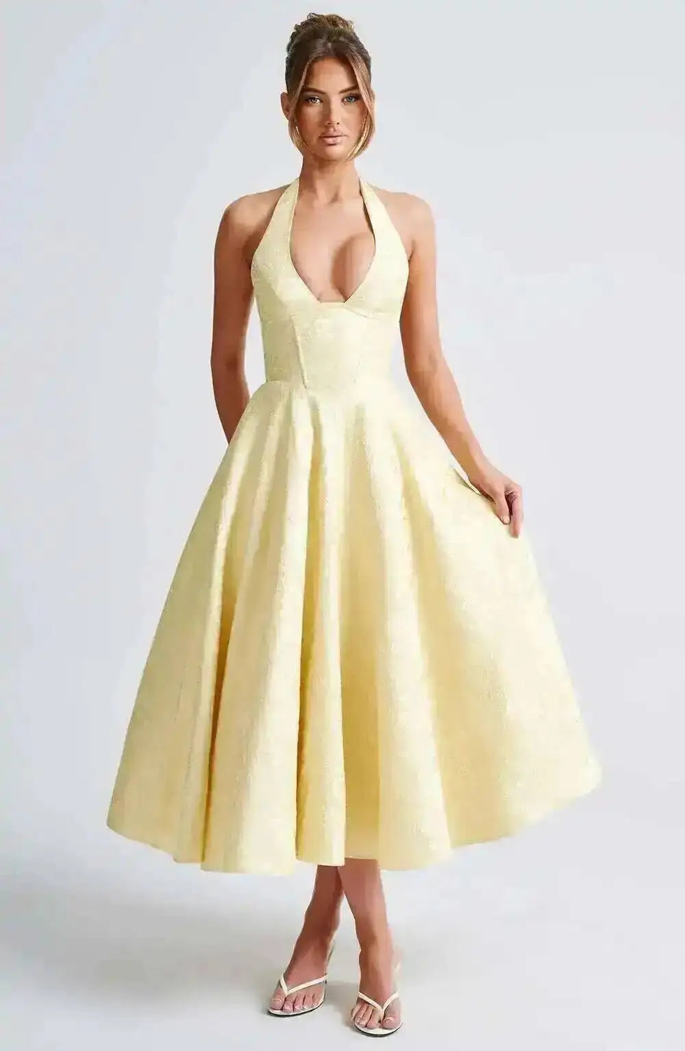 Vestido reina escotado