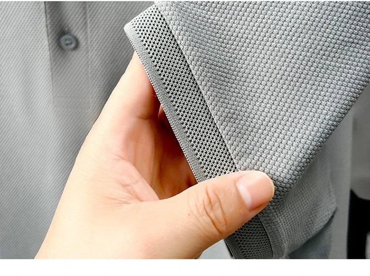 Polo de 76% algodón para hombre: tela texturizada transpirable