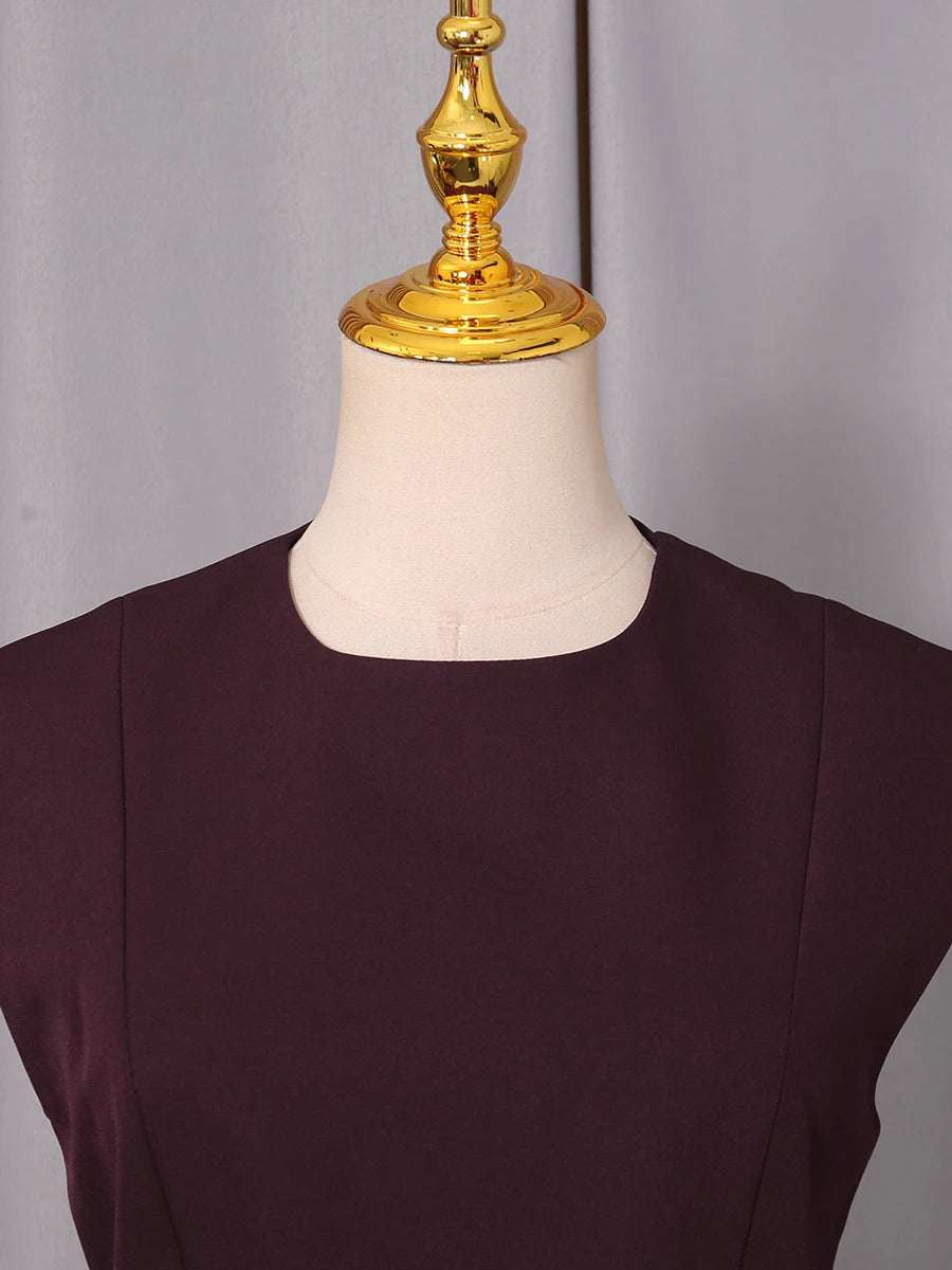 blusa elegante de cintura alta sin mangas con cuello redondo
