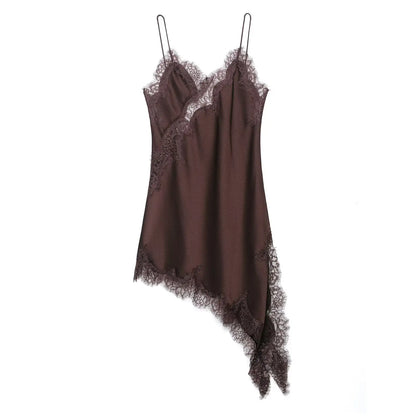 vestido transparente de encaje empalmado de satén