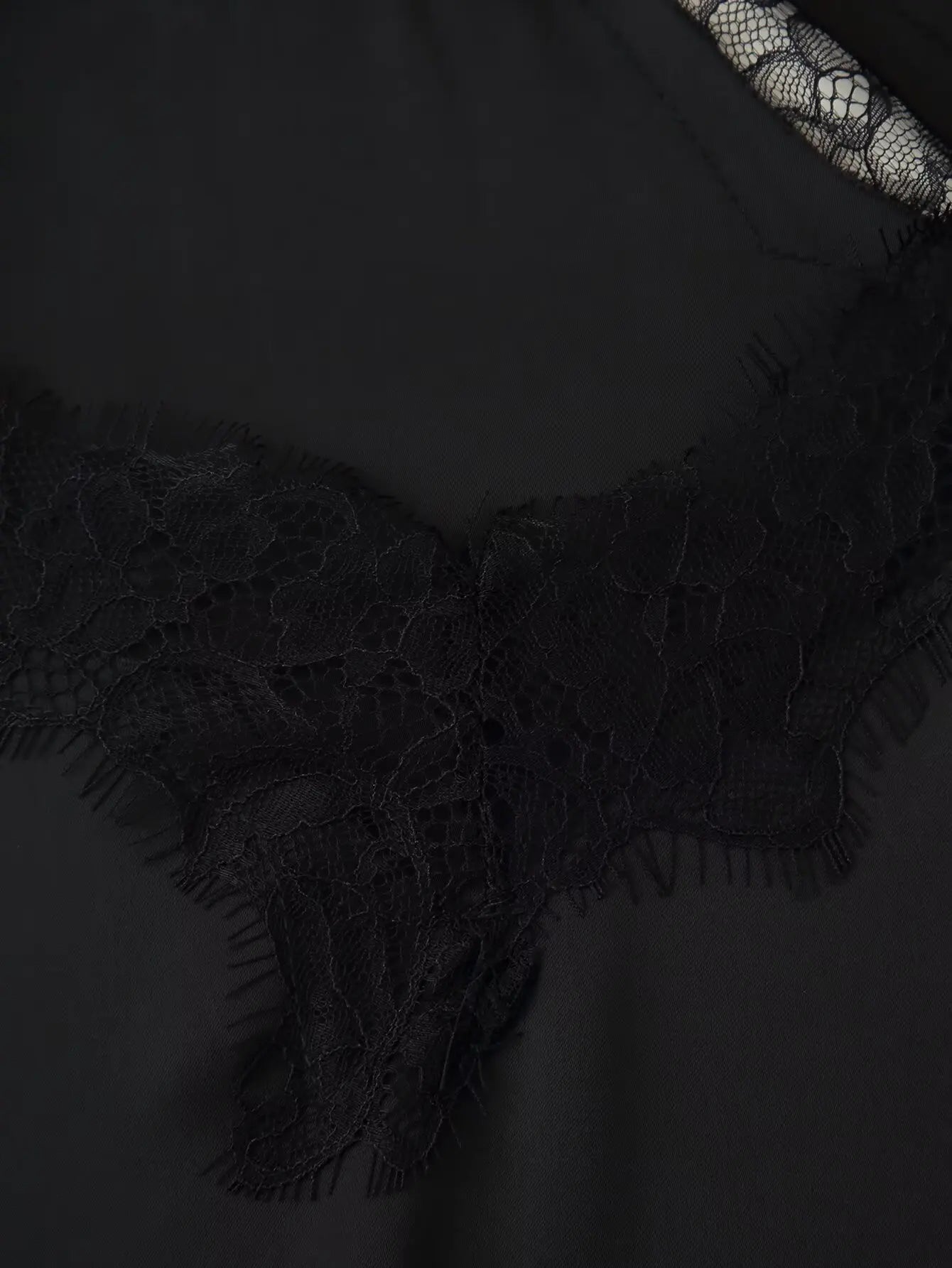 Vestido camisola con paneles de encaje