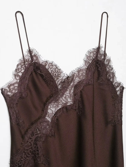 vestido transparente de encaje empalmado de satén